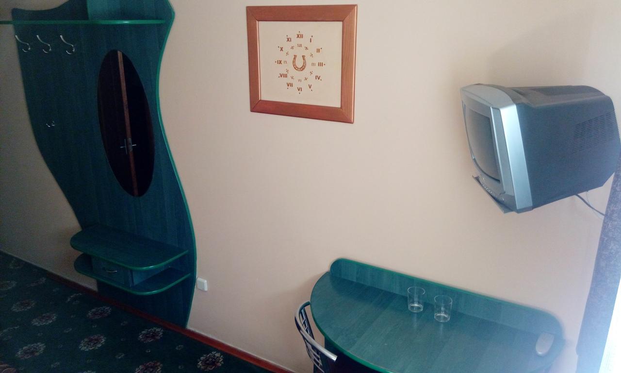 Maetok 4 Pidkovy Motel Podbereztsy Luaran gambar